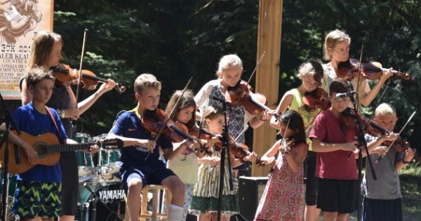 Creekside strings fiddlers west coast country 2016 Saving Country Music