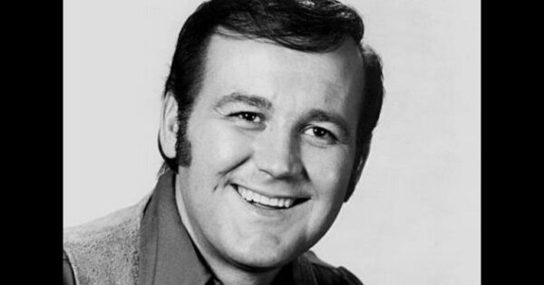 Country Music Legend Warner Mack Has Died - Vimarsana News
